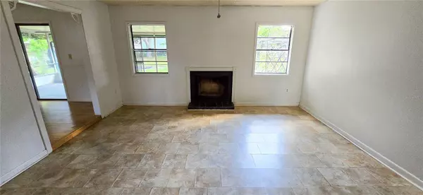 2302 DUFF RD, Lakeland, FL 33810