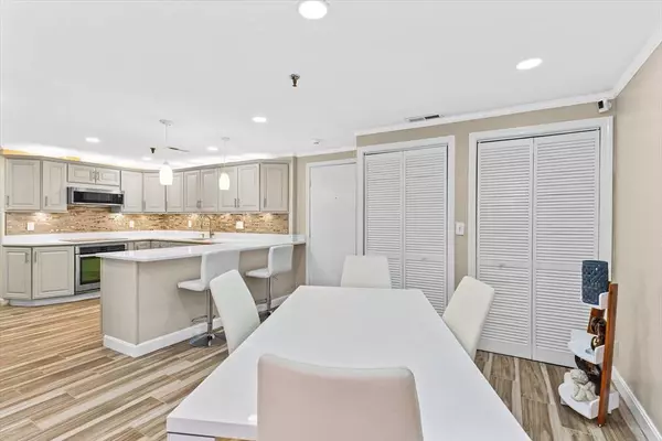 45 Christopher Dr #93, Methuen, MA 01844