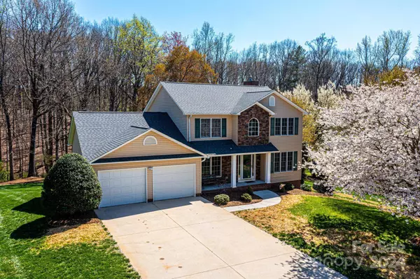 2708 Touchstone CIR, Newton, NC 28658