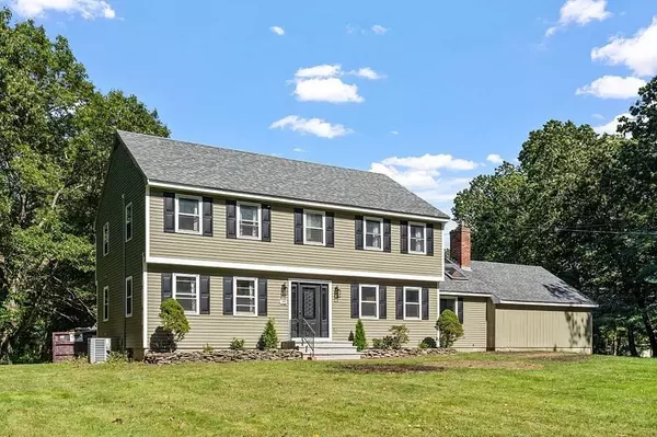 15 Launching Rd, Andover, MA 01810