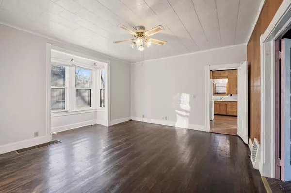 1008 Lawson AVE E, Saint Paul, MN 55106