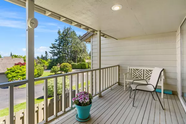 6296 Belmont Way, West Linn, OR 97068