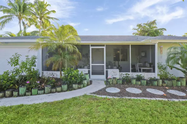 366 Maple AVE, Tequesta, FL 33469