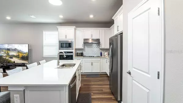 10249 FOLLY BEACH RD, Orlando, FL 32827