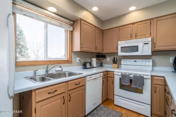 545 6TH Avenue SE, Mayville, ND 58257