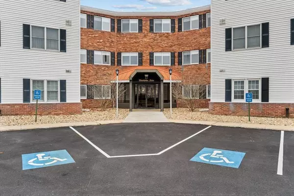 45 Christopher Dr #93, Methuen, MA 01844