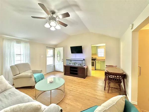 450 Dogwood, Onalaska, TX 77360