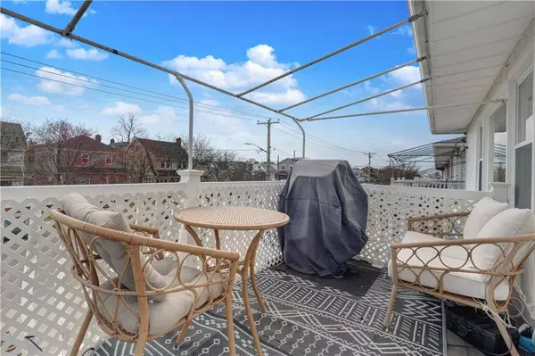 127-08 Cronston AVE, Belle Harbor, NY 11694