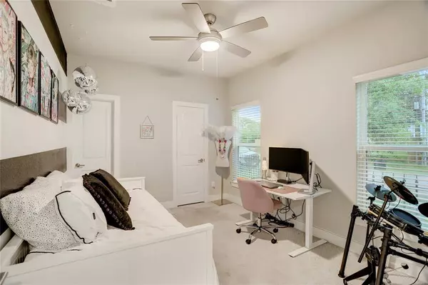 1442 W 25th ST, Houston, TX 77008