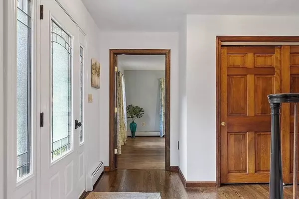 15 Launching Rd, Andover, MA 01810