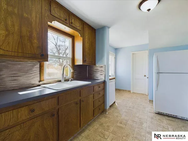 3105 S 42nd Street, Omaha, NE 68105