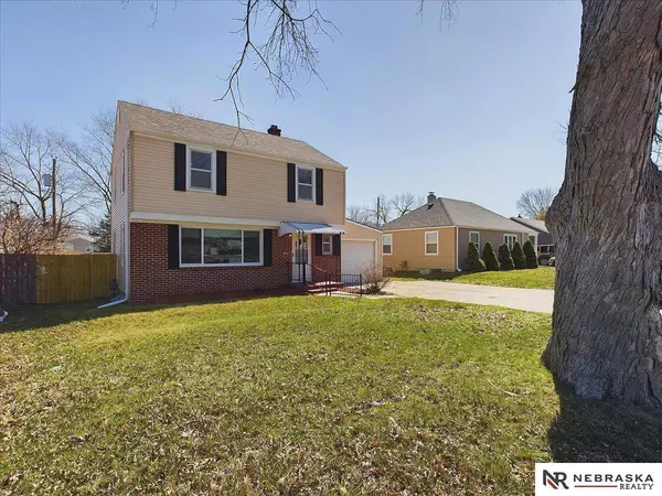 3105 S 42nd Street, Omaha, NE 68105