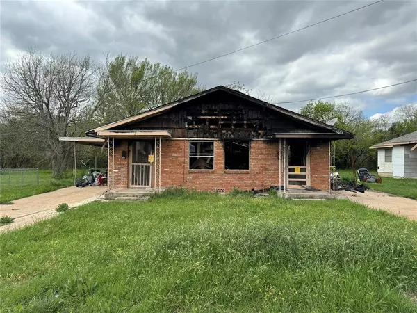 705 N Main Street, West, TX 76691
