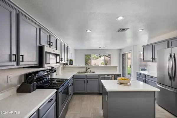 1118 W SWAN Drive, Chandler, AZ 85286