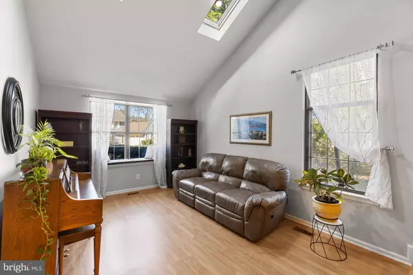 97 TENBY CHASE DR, Voorhees, NJ 08043