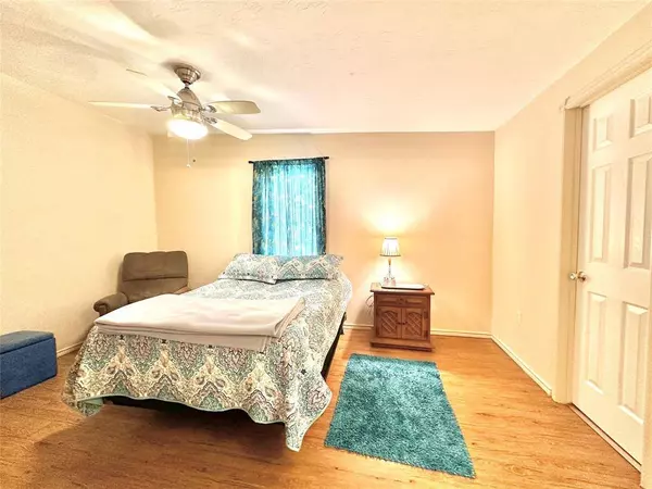 450 Dogwood, Onalaska, TX 77360