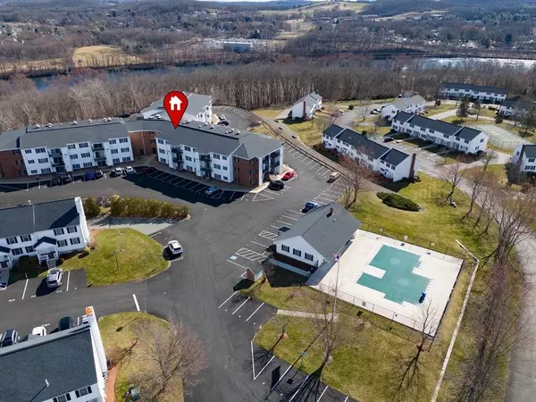 45 Christopher Dr #93, Methuen, MA 01844