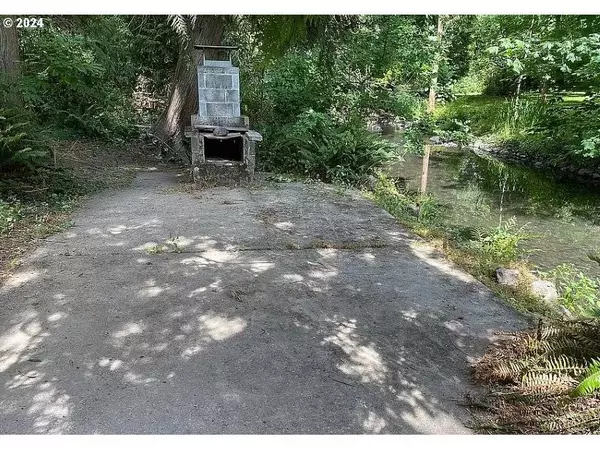 3815 SE ALDERCREST RD, Milwaukie, OR 97222