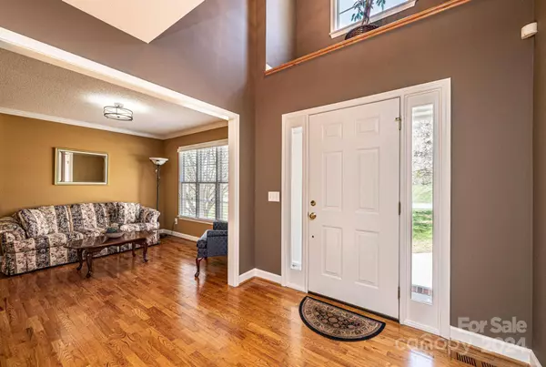 2708 Touchstone CIR, Newton, NC 28658