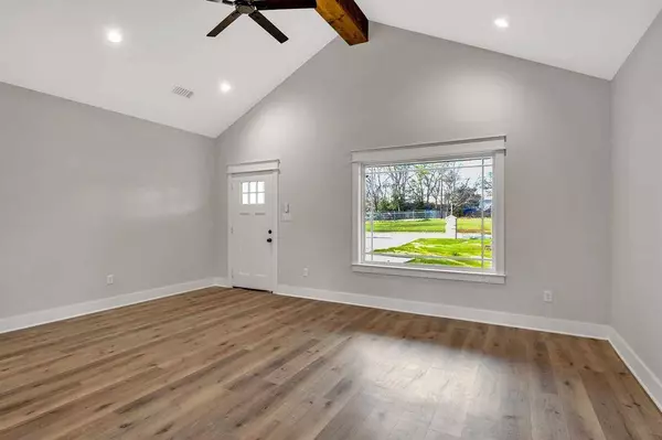 105 W Tena, Jacksonville, TX 75766