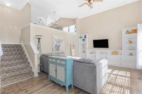 1230 Starbrooke DR, Louisburg, KS 66053