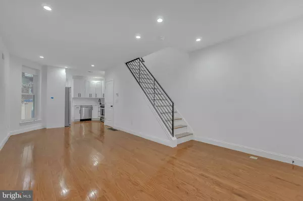 1046 S PAXON ST, Philadelphia, PA 19143