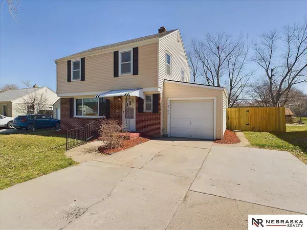 3105 S 42nd Street, Omaha, NE 68105