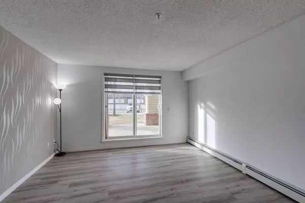 17 Country Village Bay NE #1111, Calgary, AB T3K 5Z3