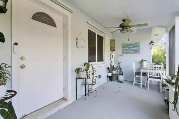 366 Maple AVE, Tequesta, FL 33469