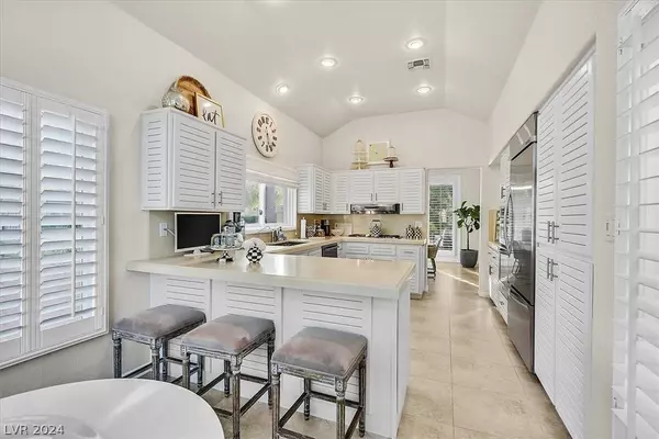 5035 Shoal Creek Circle, Las Vegas, NV 89113