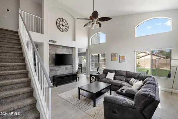 1118 W SWAN Drive, Chandler, AZ 85286