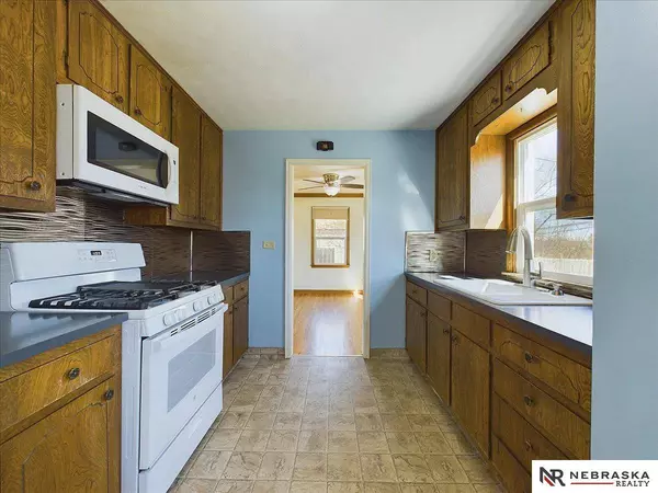 3105 S 42nd Street, Omaha, NE 68105