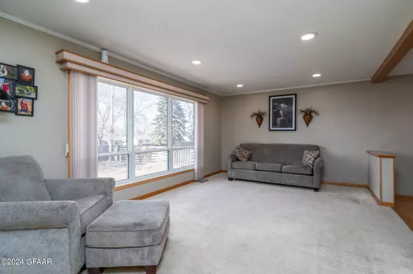 545 6TH Avenue SE, Mayville, ND 58257