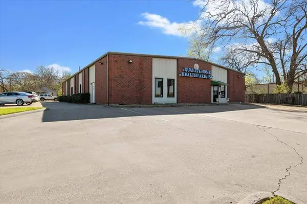 1515 S Sam Rayburn Freeway, Sherman, TX 75090