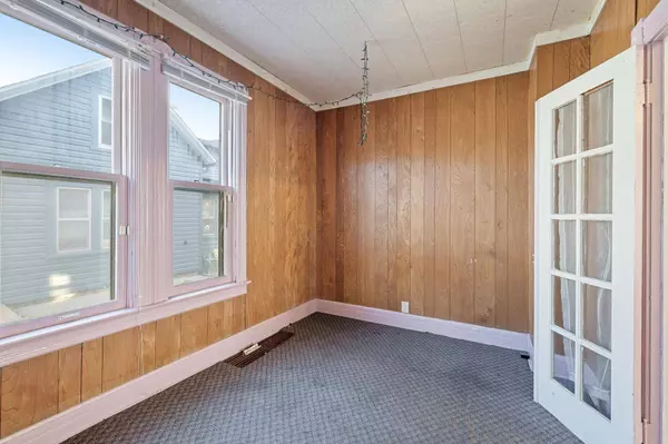 1008 Lawson AVE E, Saint Paul, MN 55106