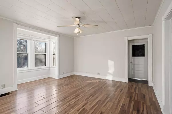 1008 Lawson AVE E, Saint Paul, MN 55106