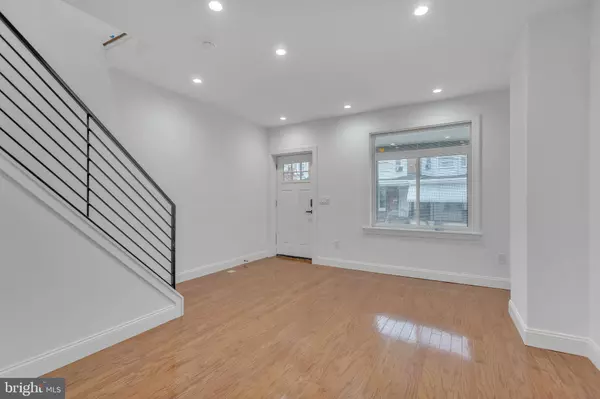 1046 S PAXON ST, Philadelphia, PA 19143