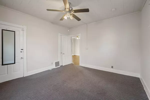 1008 Lawson AVE E, Saint Paul, MN 55106