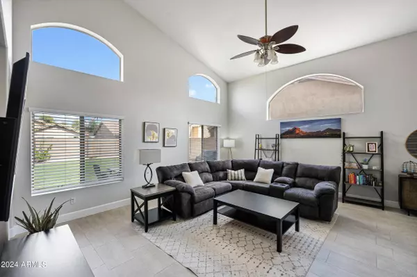 1118 W SWAN Drive, Chandler, AZ 85286