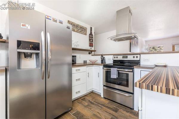 741 W Buena Ventura ST, Colorado Springs, CO 80907