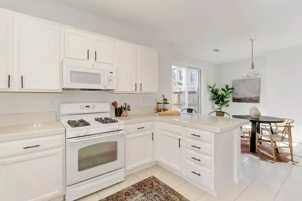 401 Picasso CIR, Sacramento, CA 95835