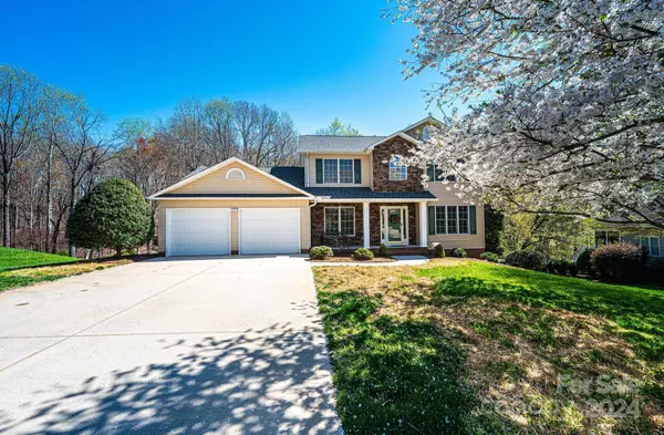 2708 Touchstone CIR, Newton, NC 28658