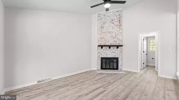 5 IRON STONE CIR, Hockessin, DE 19707