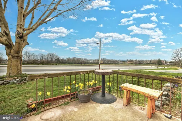 1745 PIONEER RD, Lancaster, PA 17602