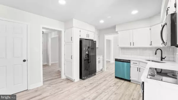 5 IRON STONE CIR, Hockessin, DE 19707