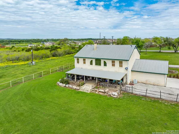 861 CONRADS LN, New Braunfels, TX 78130