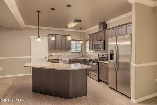 4781 W New Larkspur LOOP, Wasilla, AK 99623