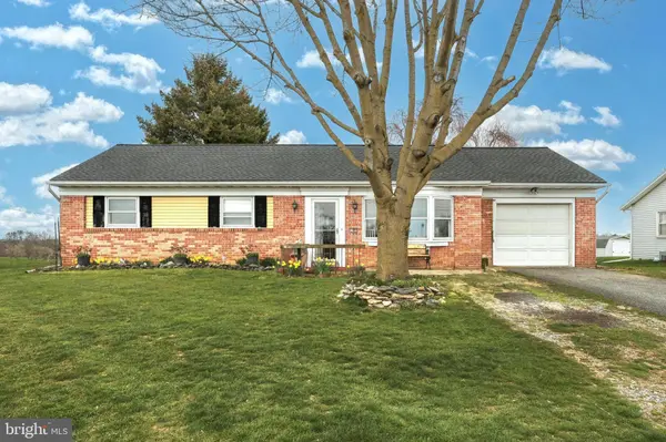 1745 PIONEER RD, Lancaster, PA 17602