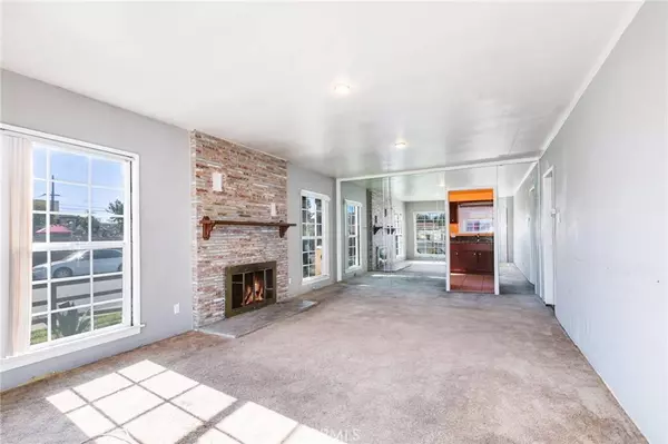 3724 E Imperial Hwy, Lynwood, CA 90262-2712