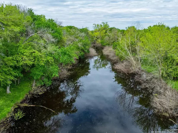 861 CONRADS LN, New Braunfels, TX 78130